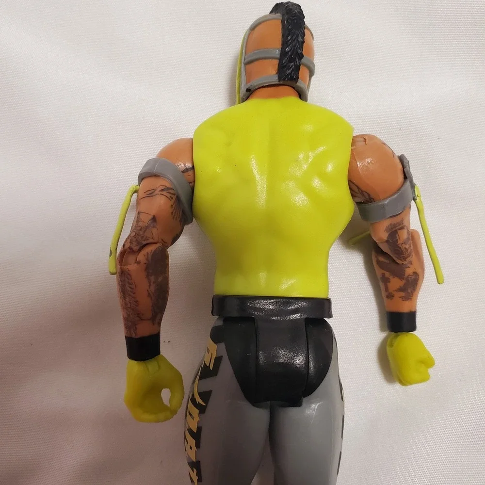 WWE Series #124 REY MYSTERIO 6